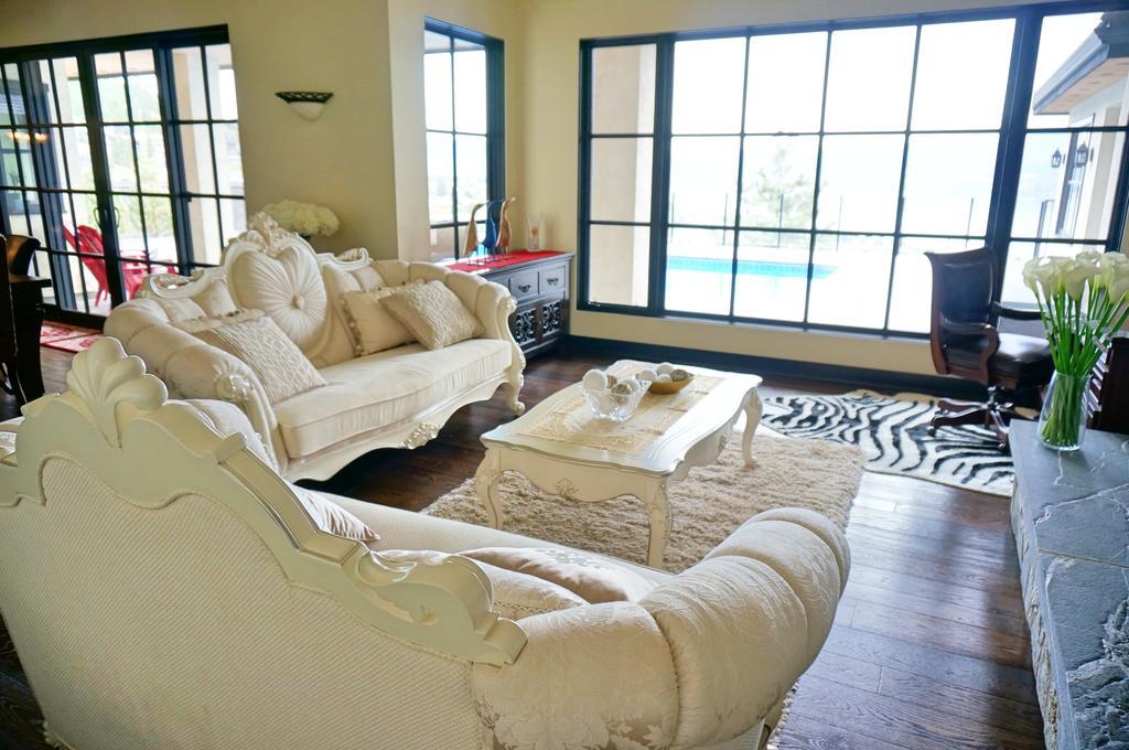 Mission Hill Lake View Villa Уест Келоуна Екстериор снимка