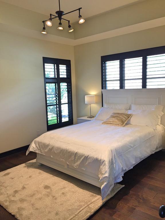 Mission Hill Lake View Villa Уест Келоуна Екстериор снимка
