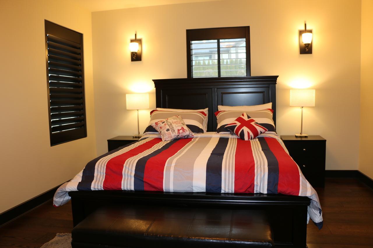 Mission Hill Lake View Villa Уест Келоуна Екстериор снимка